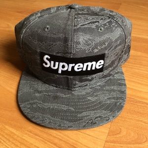 Supreme Box logo New Era 7 5/8